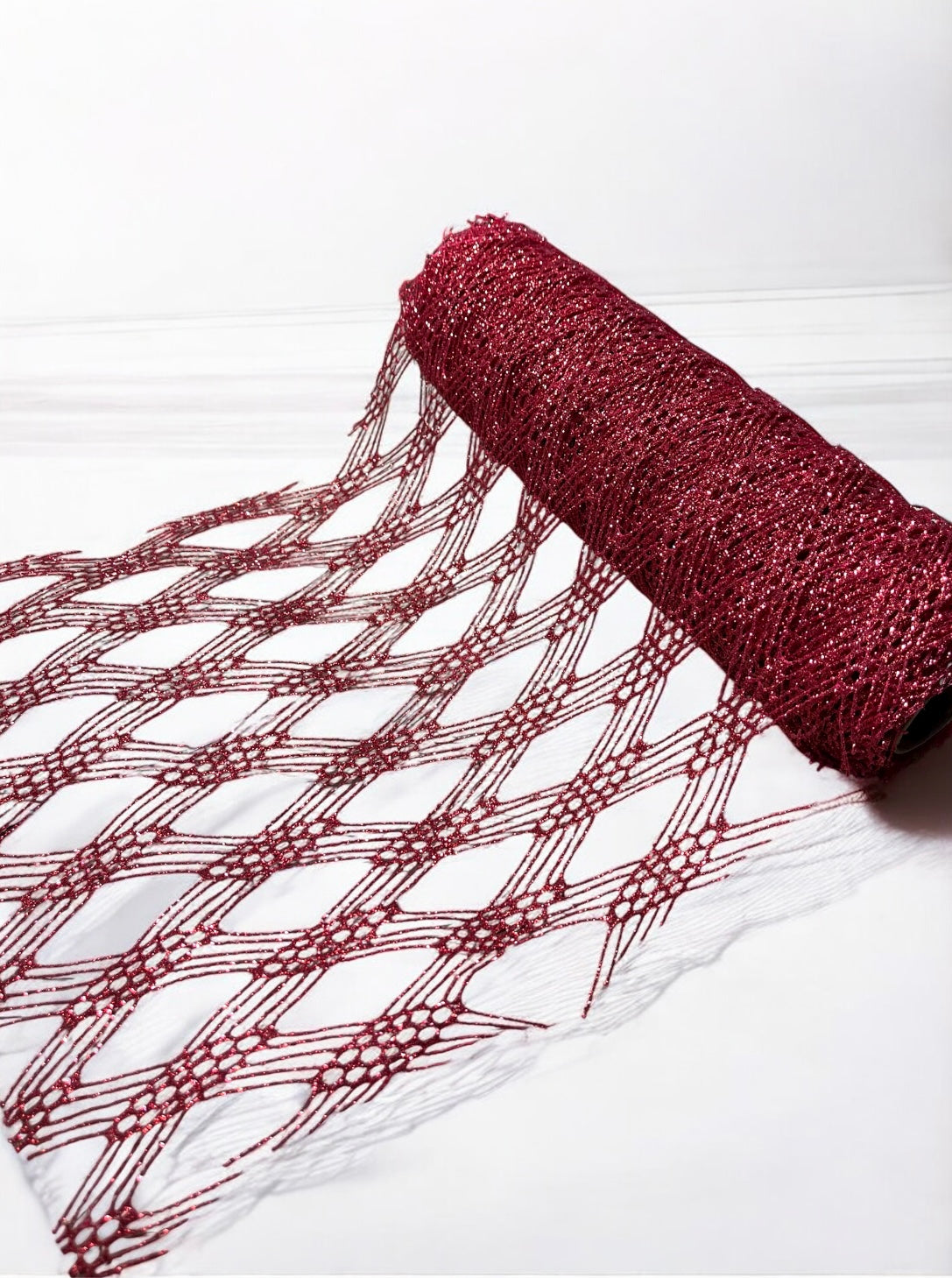 Malla roja perforaciones en diamante 25cm x 4.6m (YW0737-008R)