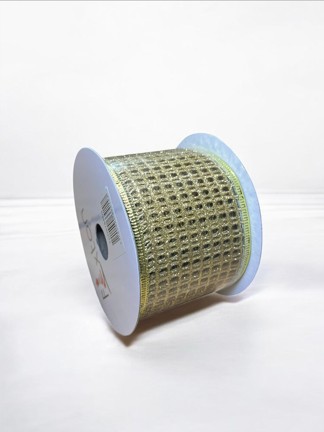 Cinta navideña alambrada dorada con grabado perforado grande 6.5cm x 9.15m (TCH01846G)