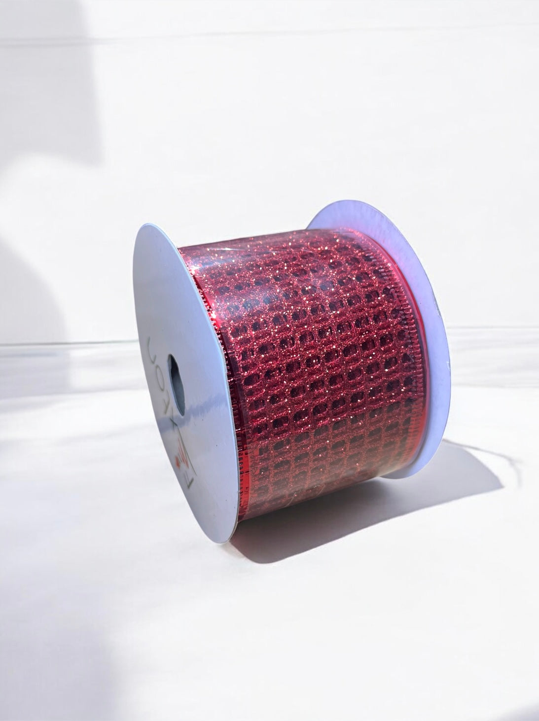 Cinta navideña alambrada roja con grabado perforado grande 6.5cm x 9.15m (TCH01846R)