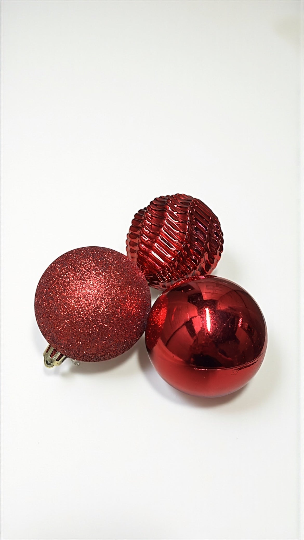 Tarro de 9 bolas navideñas rojas 6cm (BHK01283R)