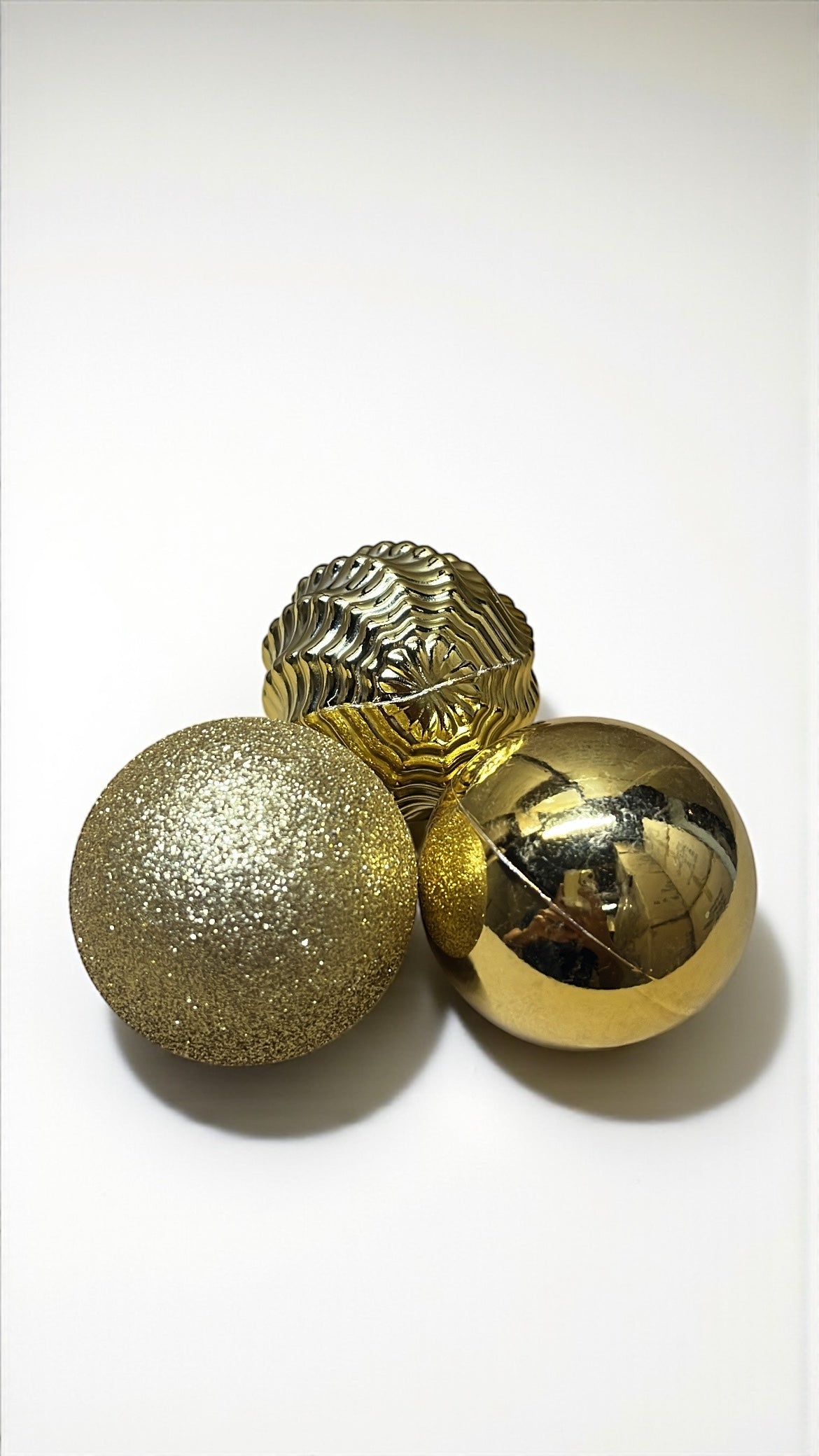 Tarro de 9 bolas navideñas doradas 6cm (BHK01283G)