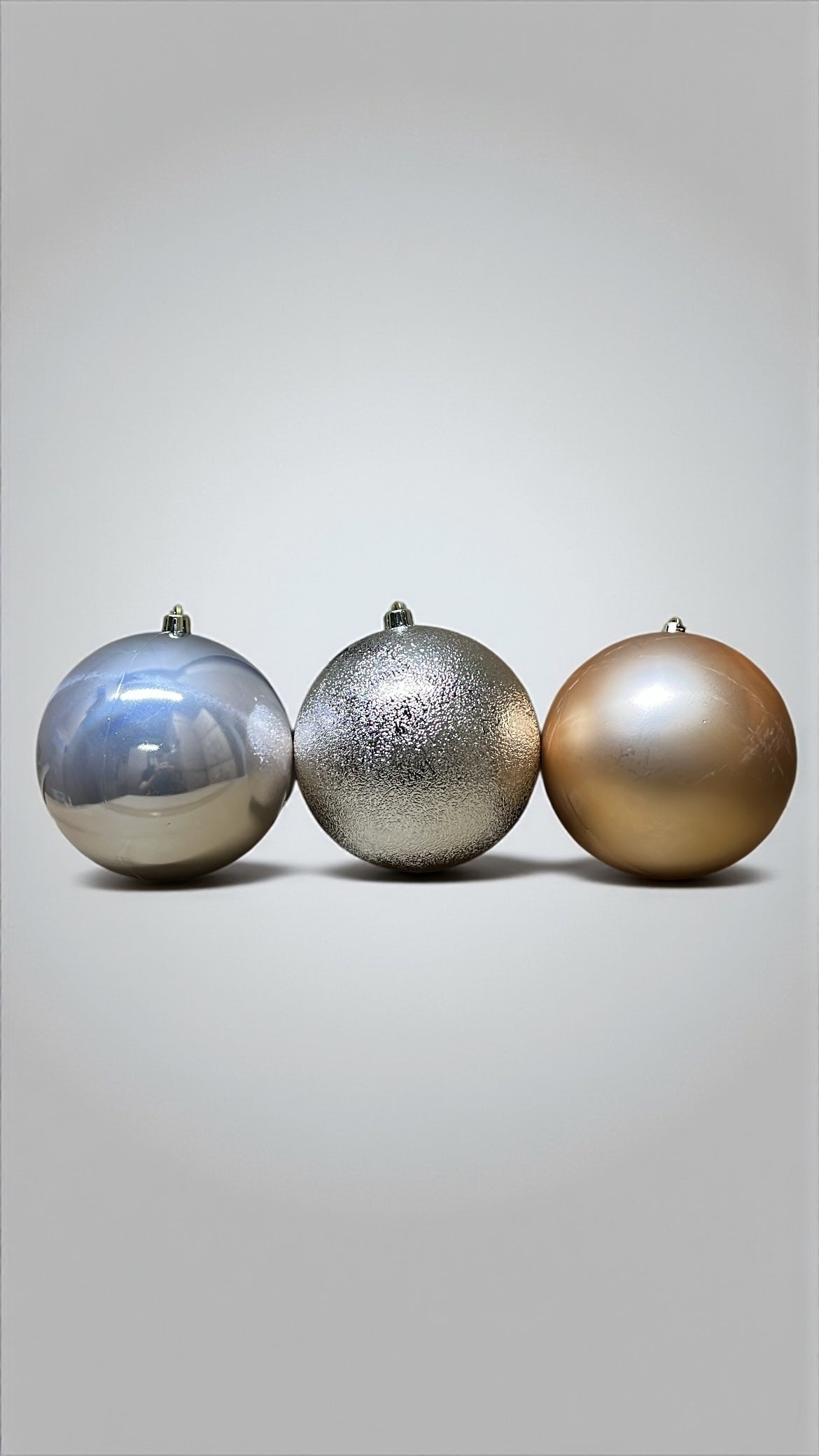 Tarro de 3 bolas navideñas champaña 12cm (BHK01260CH)