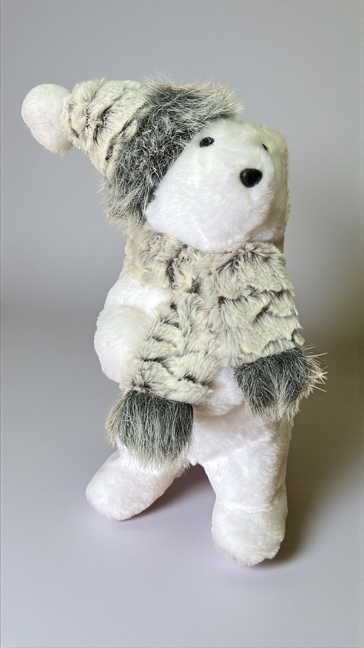 Oso con bufanda gris 30cm x 15cm x 14cm (CCY0153)