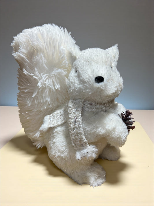 Ardilla blanca con piña 28cm x 26cm x 16cm (MPD00746)