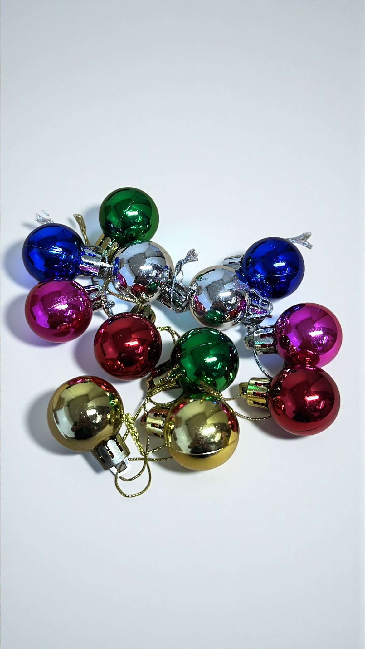 Paquete de 12 mini bolas navideñas multicolor (E135)